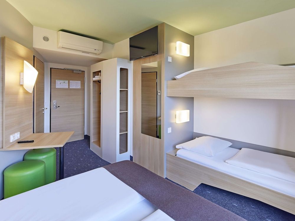 B&B Hotel Osnabrück Quadruple Room