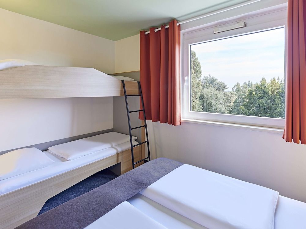 B&B Hotel Osnabrück Quadruple Room 2