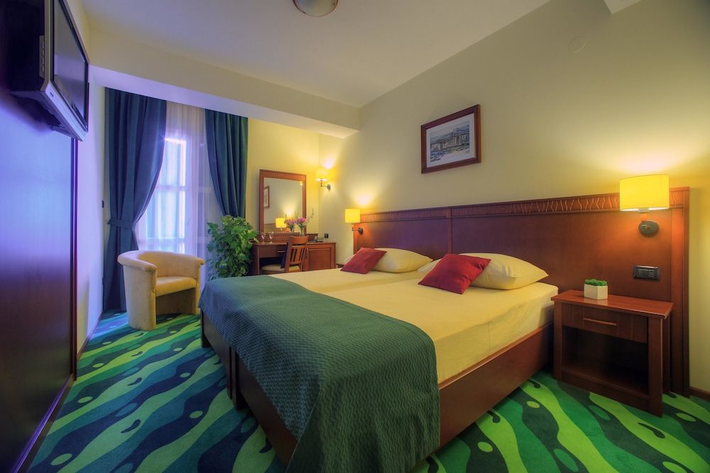 Standard Suite, Park View