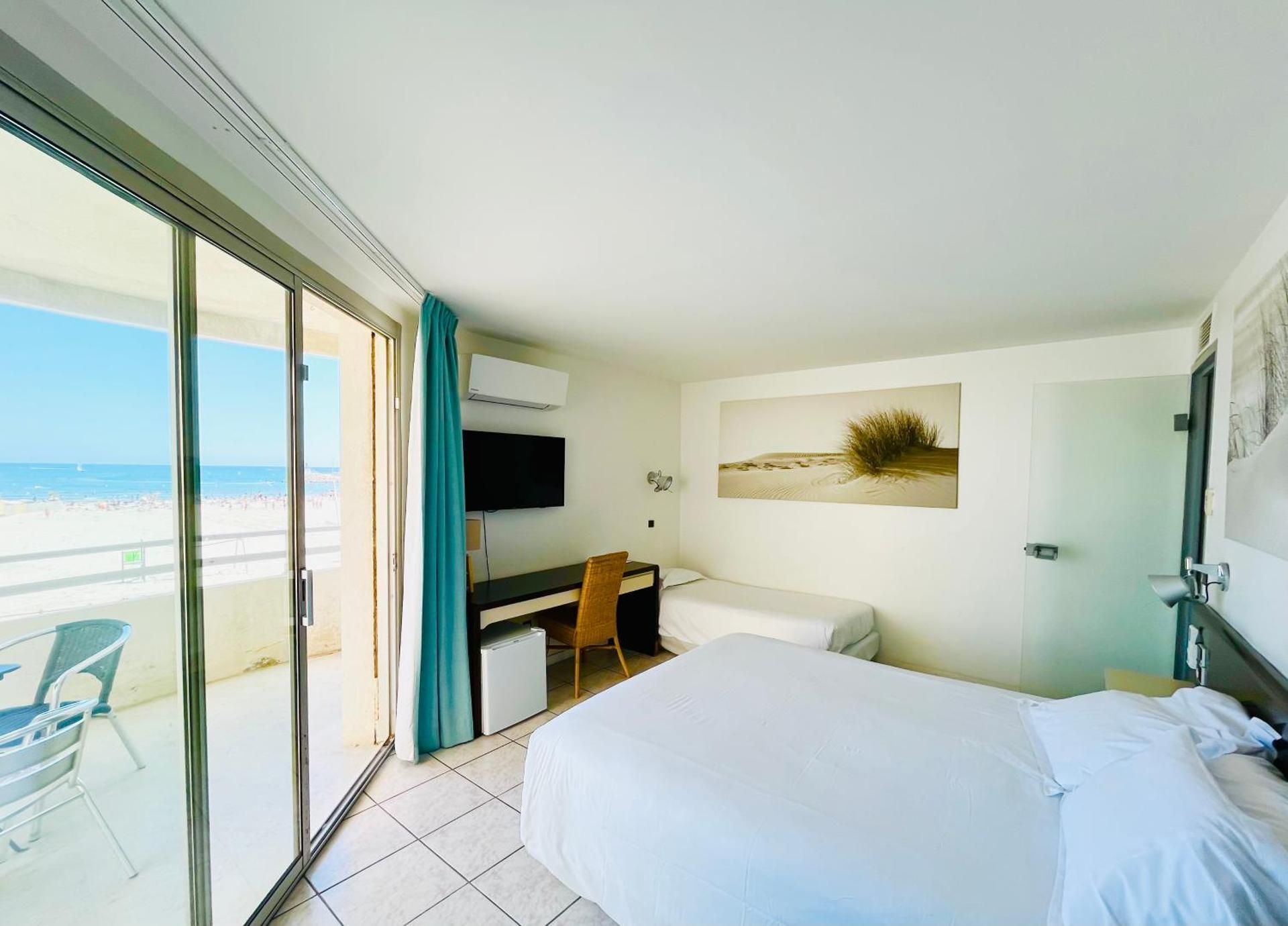 Standard Triple Room with Sea View
