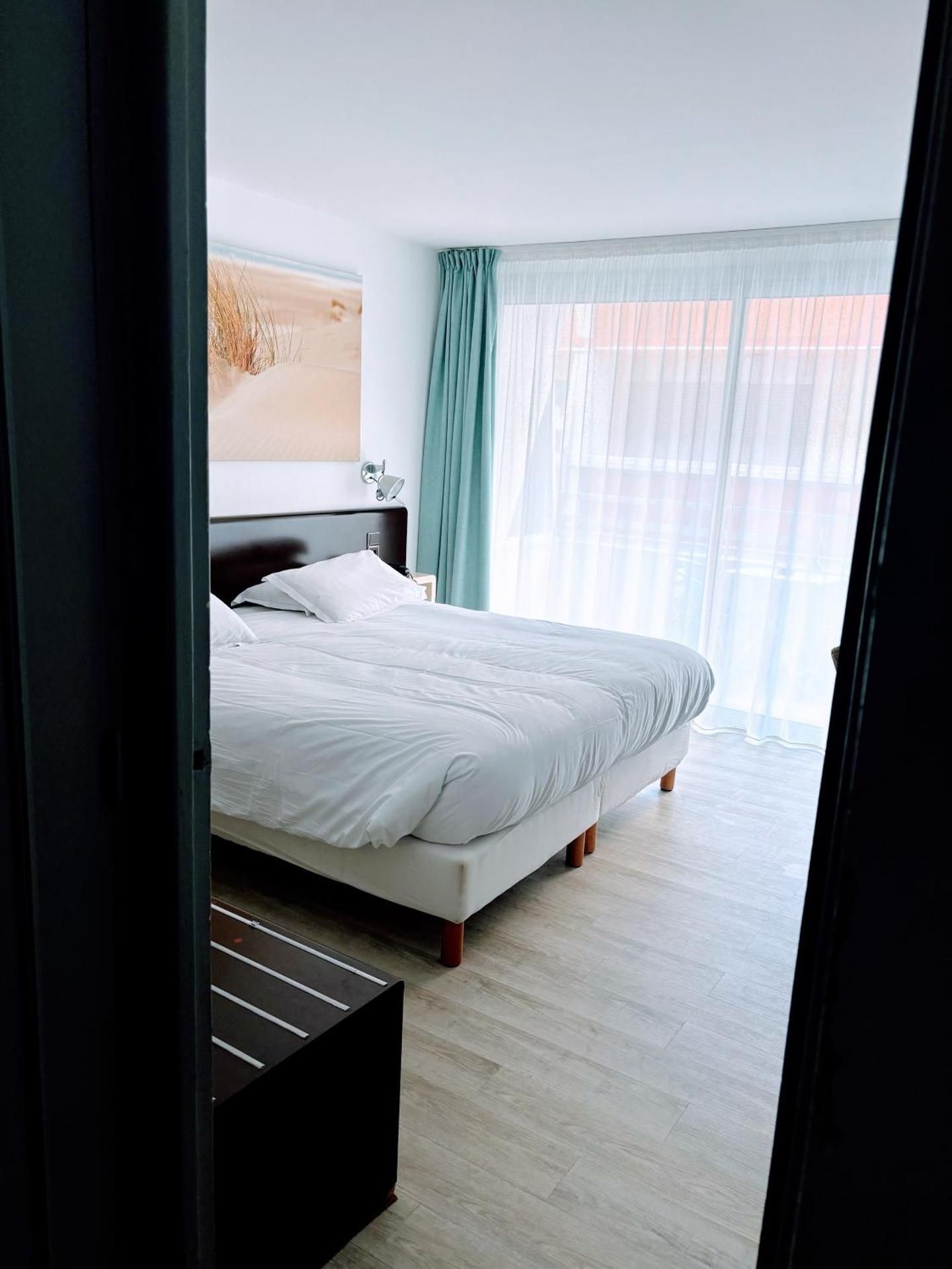 Double Room with Partial Sea View
