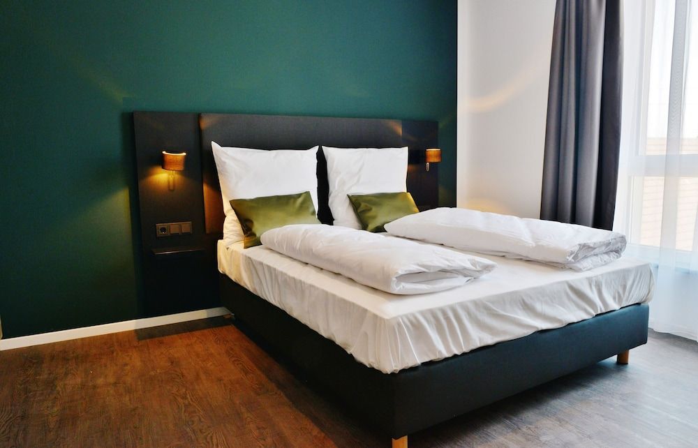 Hayta Hotel Stuttgart Airport Messe Double Room, 1 Queen Bed, Balcony 3