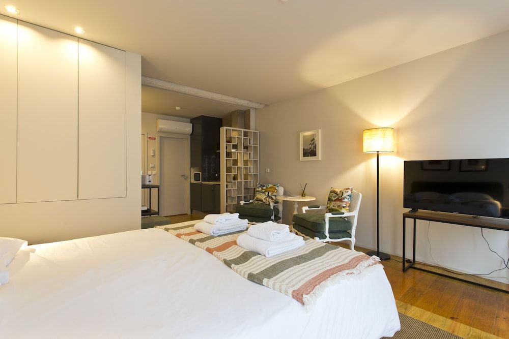 undefined RVA Gustavo Eiffel Apartments 8