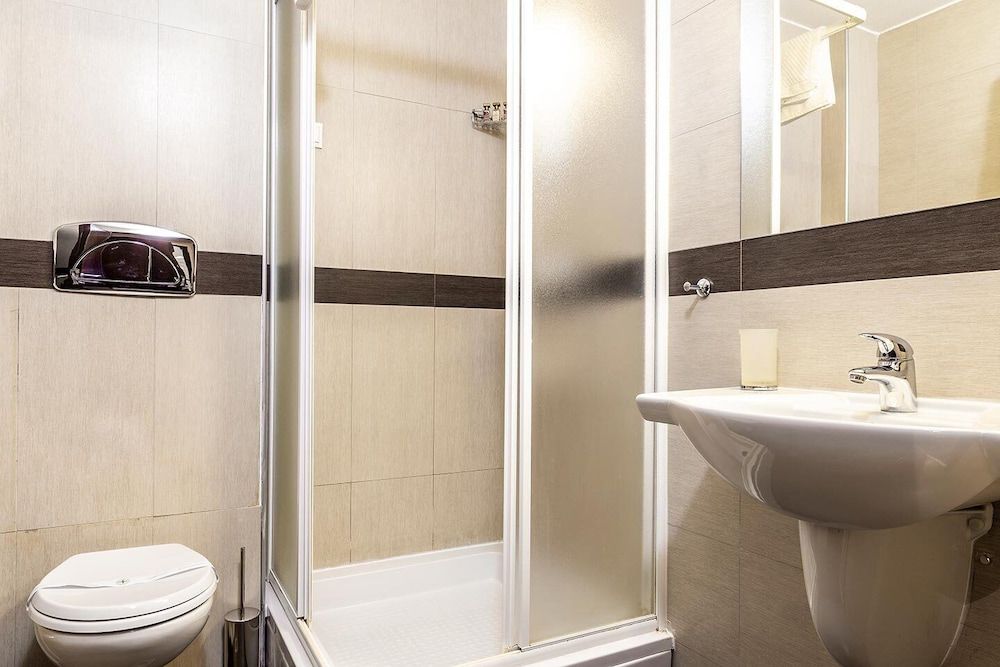 Hotel Sofia Palace Standard Double or Twin Room 5