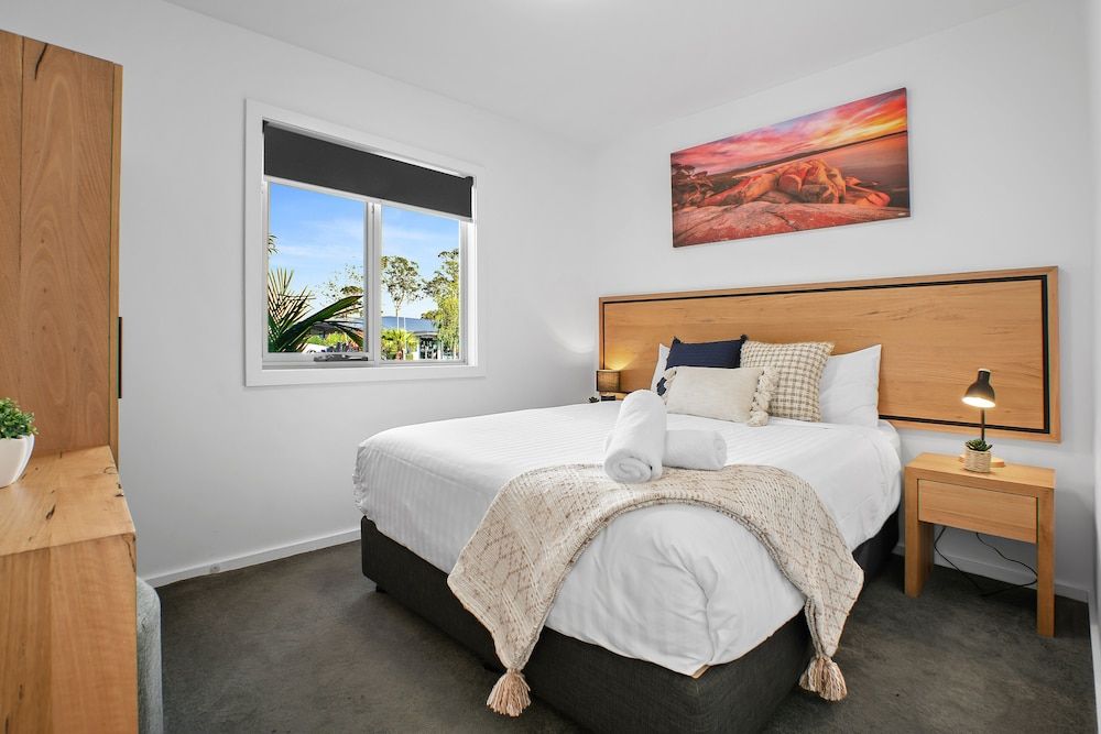 Bay Breeze Cabin Sleeps 4