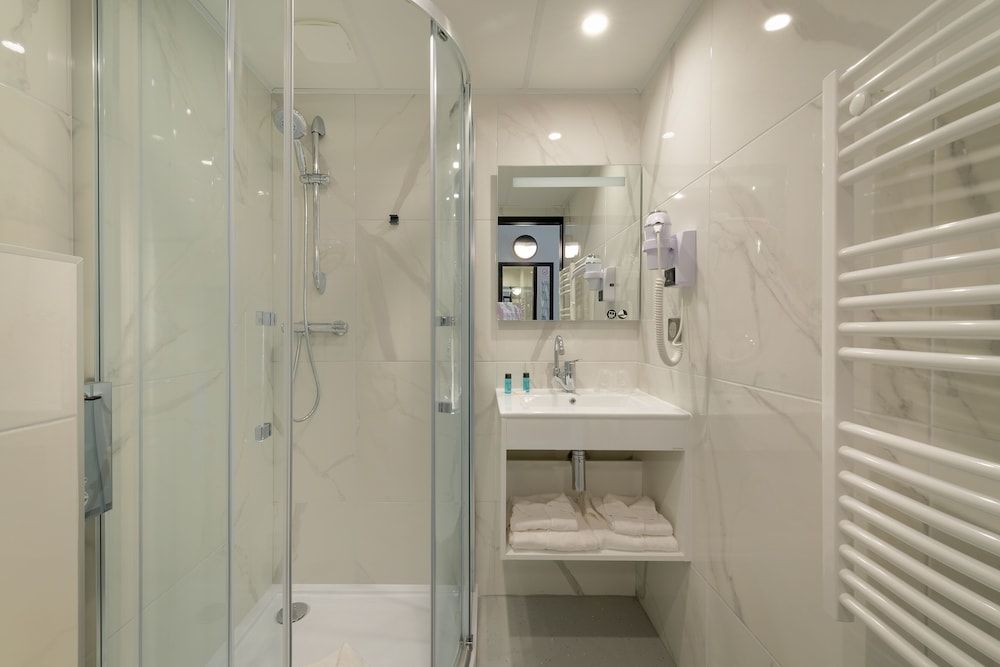 Hotel Zenith Caen Basic Double Room 4