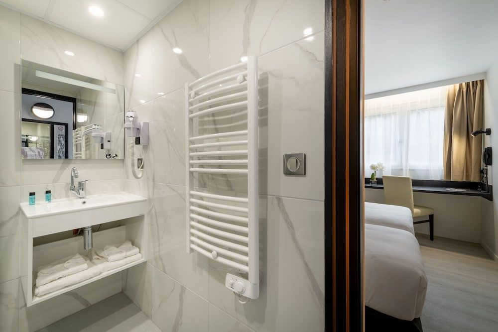 Hotel Zenith Caen Basic Twin Room, 2 Twin Beds 3