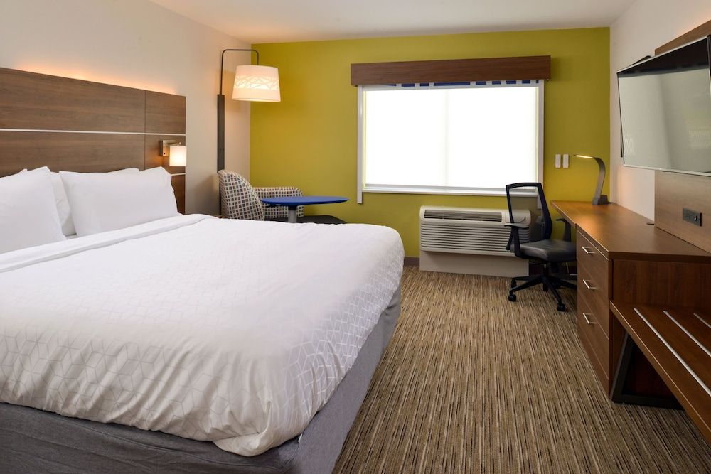 Standard Room, 1 King Bed