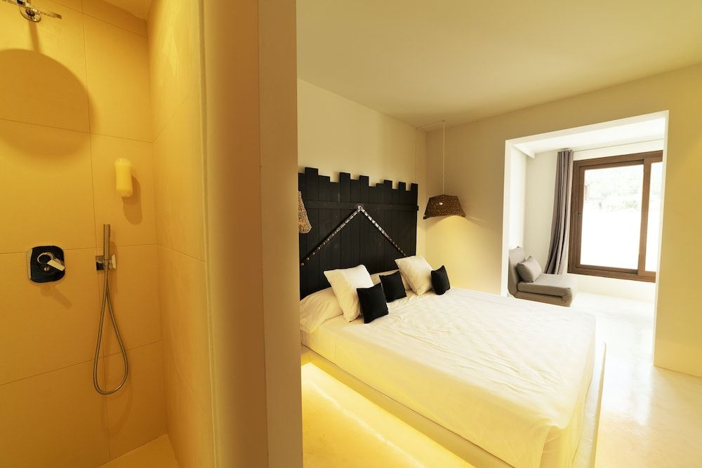 PAIISE Hotels Club Double Room