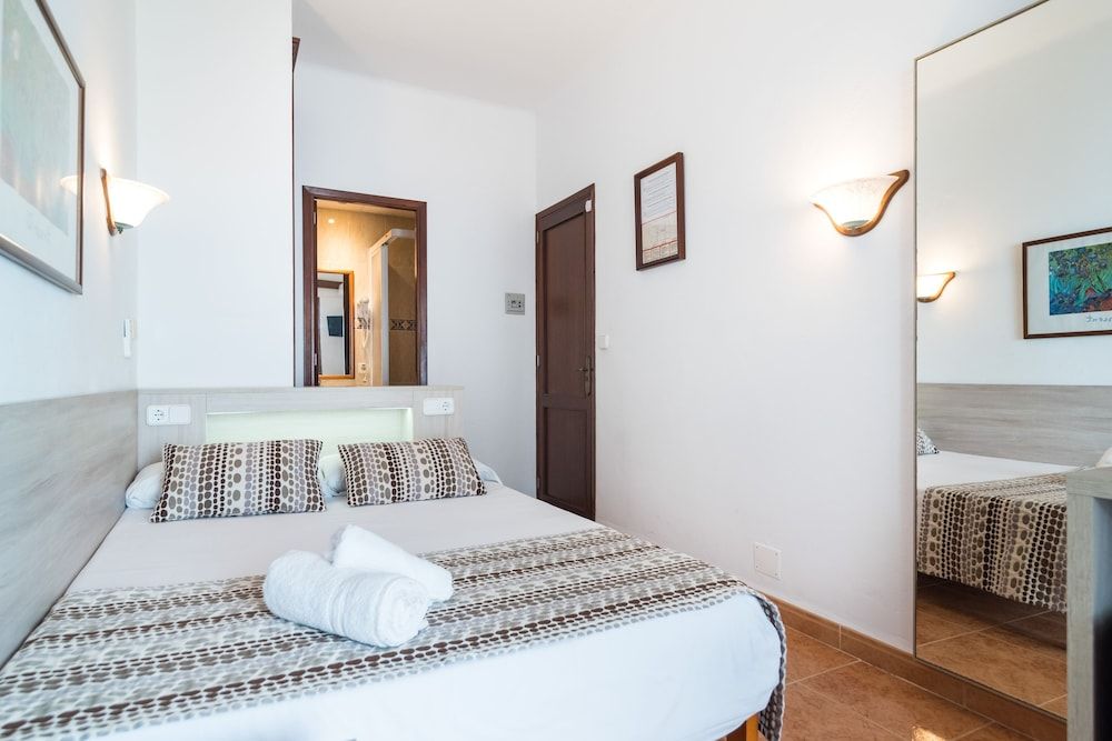 Single Room, Balcony