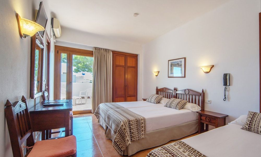 Superior Double Room, 3 Twin Beds, Balcony