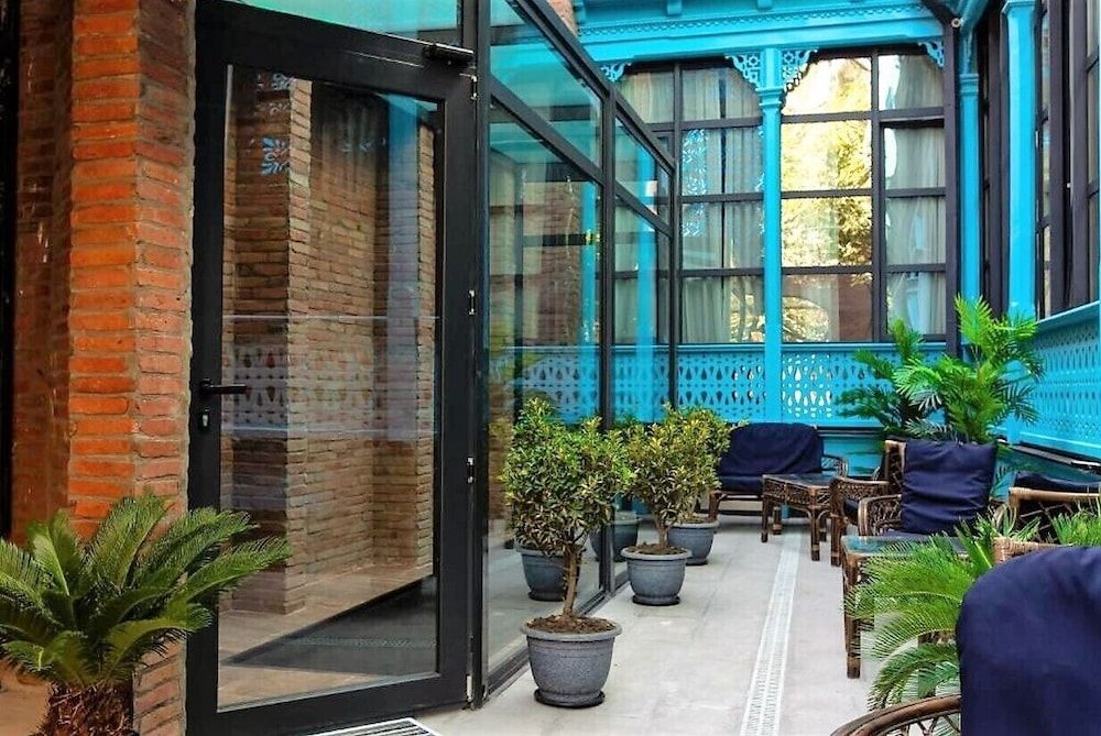 undefined Royal Inn 6