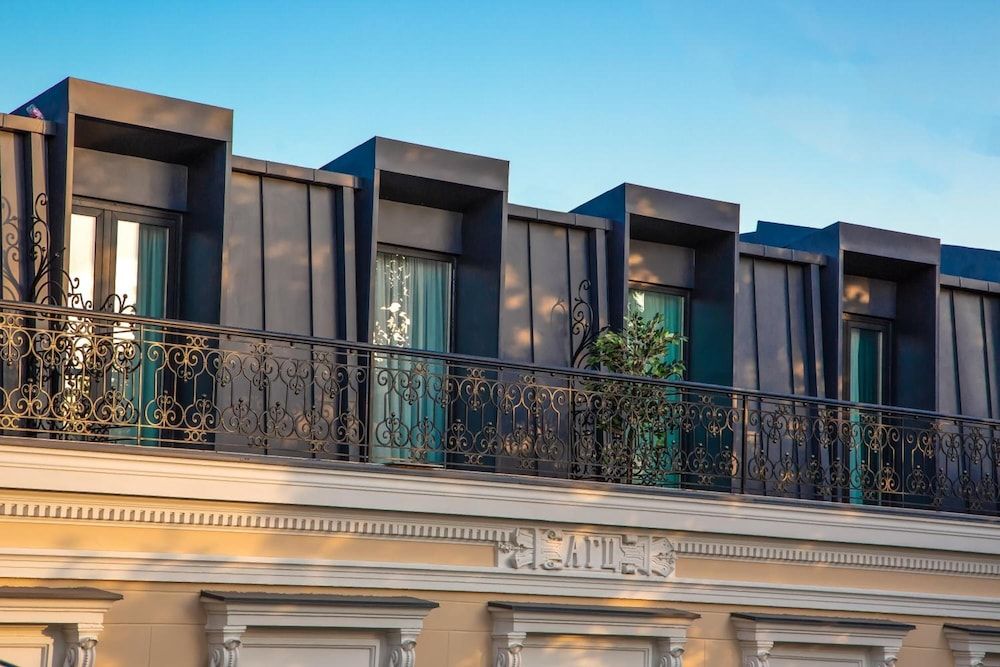 undefined Royal Inn 3