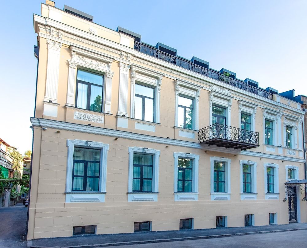 undefined Royal Inn 7