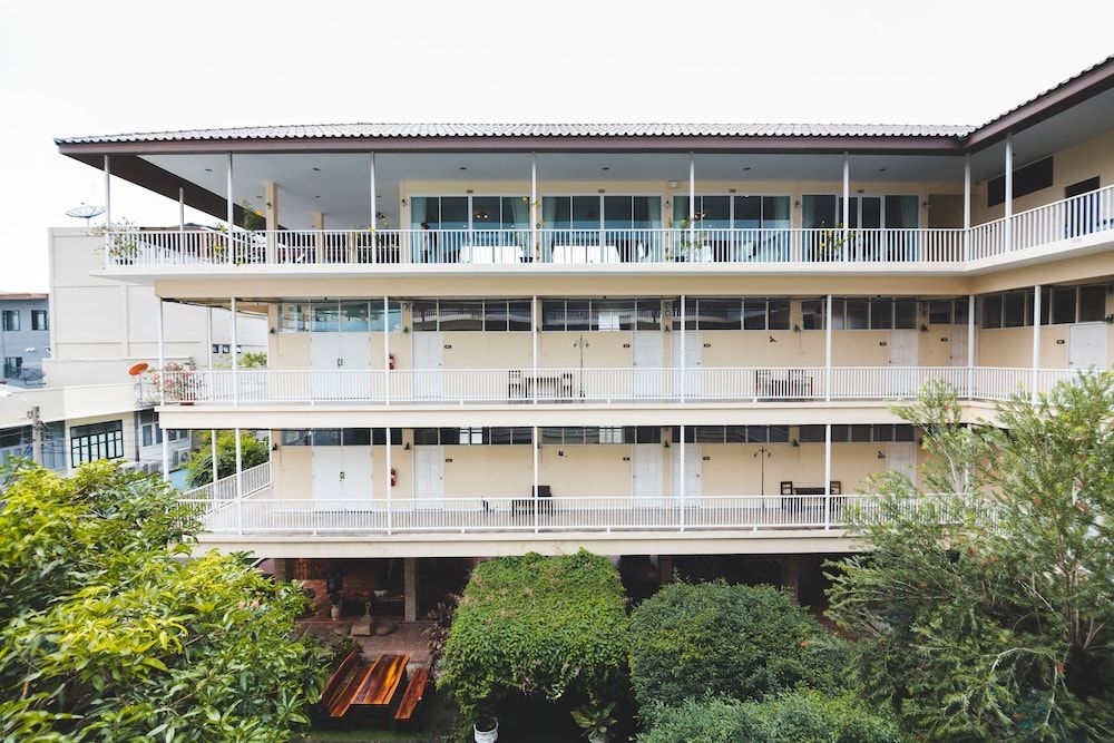 undefined Feung Nakorn Balcony Rooms and Cafe 10