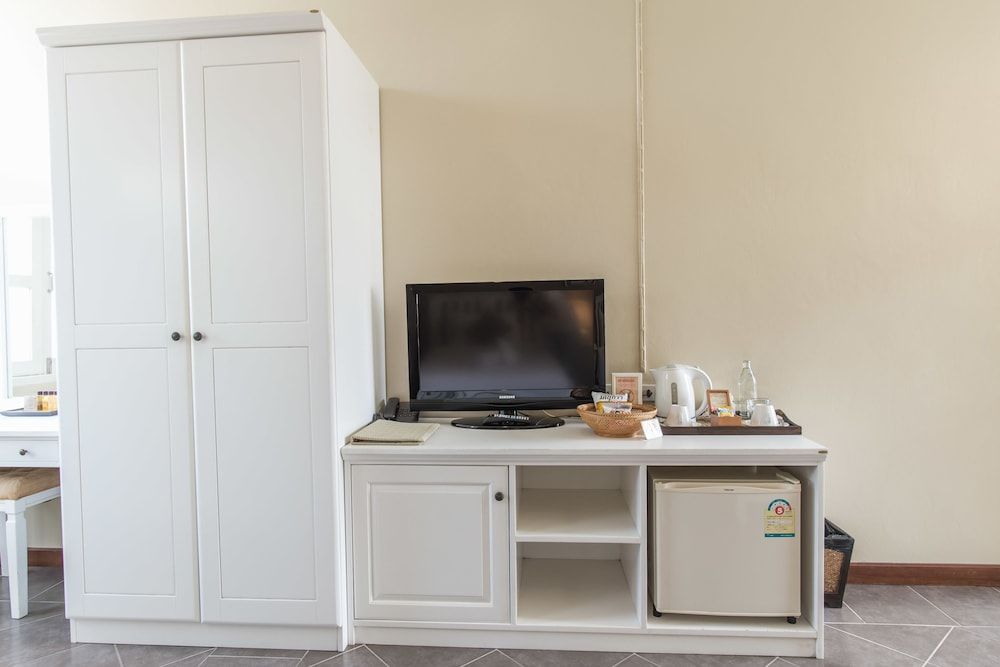 Feung Nakorn Balcony Rooms and Cafe Deluxe Room 6