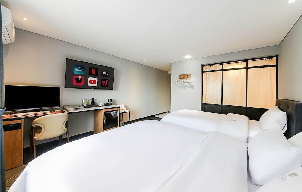 KAMA Hotel Superior Twin Room 2