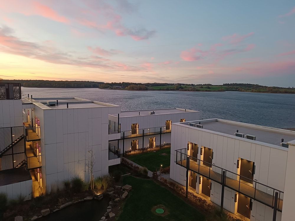 Golden Lakes Hotel Standard Room, 2 Twin Beds, Garden View 2