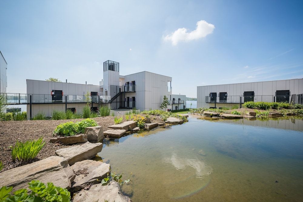 Golden Lakes Hotel Standard Room, 2 Twin Beds, Garden View 3