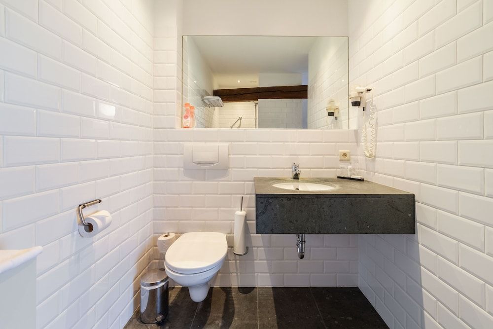 Hof van Aragon Standard Single Room 4