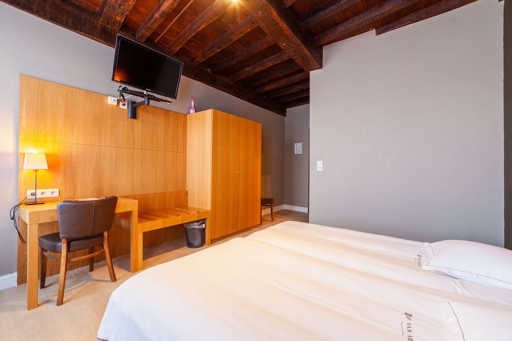 Hof van Aragon Standard Double Room 2