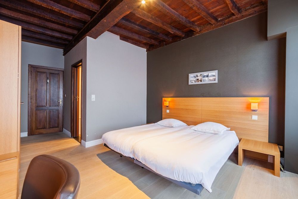 Hof van Aragon Standard Double Room