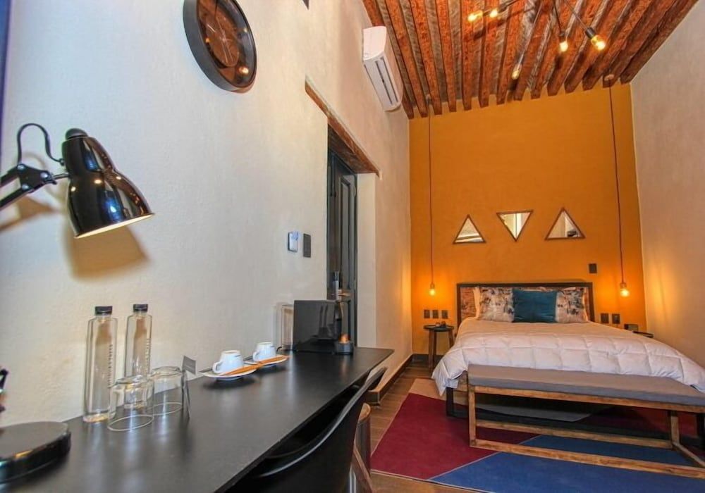 Antigua Trece Hotel Fusión Standard Queen (4) 14