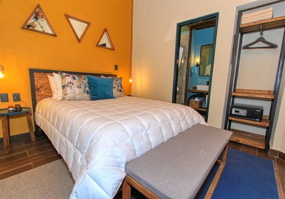 Antigua Trece Hotel Fusión Standard Queen (4) 7