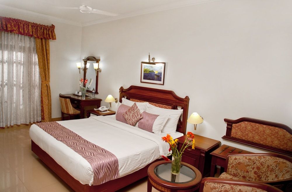 Sterling Lake Palace Alleppey Lake View Suite 3