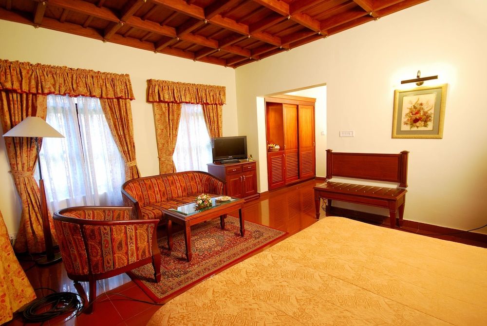Sterling Lake Palace Alleppey Lake View Suite 2