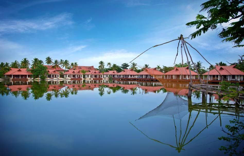 Sterling Lake Palace Alleppey 
