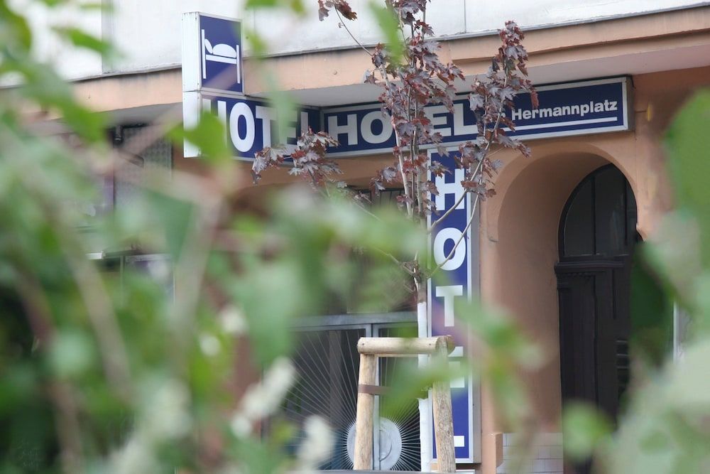 undefined Hotel am Hermannplatz 3