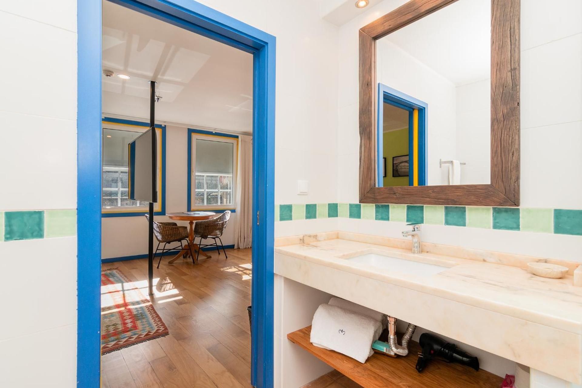 Deluxe Double or Twin Room with City View