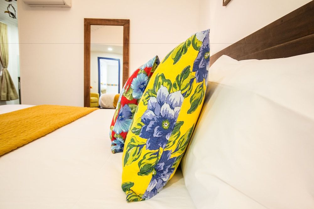 Miragaia House Deluxe Double or Twin Room 2
