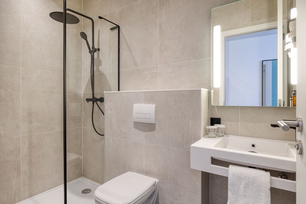 B&B HOTEL Hasselt Superior Double Room 6