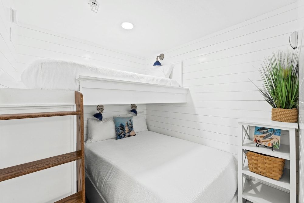 Condo, 1 Bedroom, Beachfront (1815)