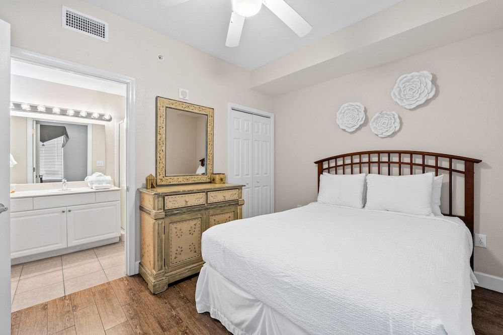 Condo, 2 Bedrooms, Sea View (1514)
