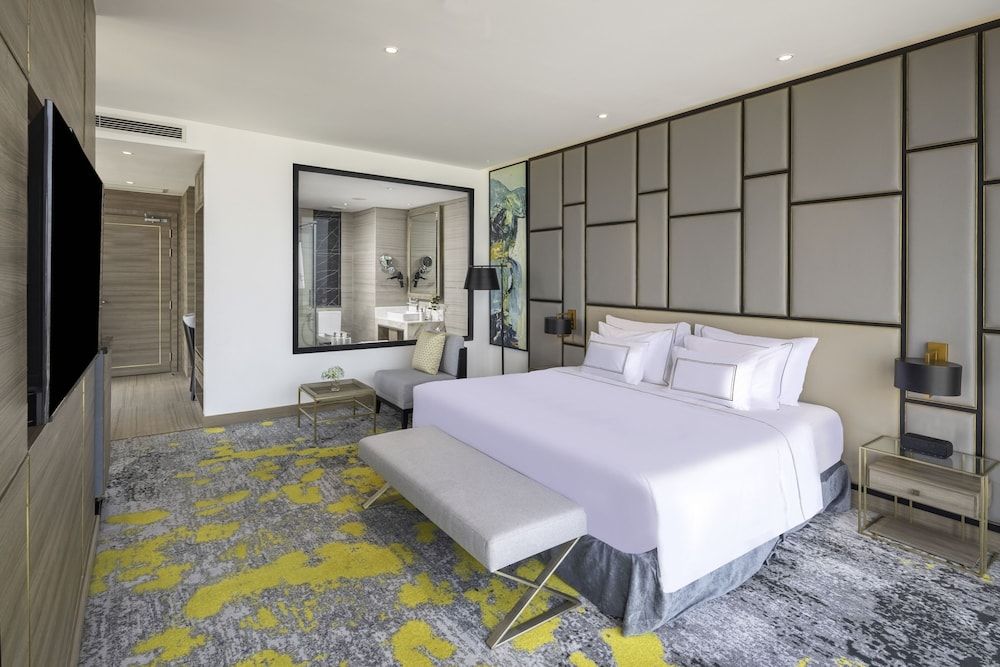 The Level Premium Room