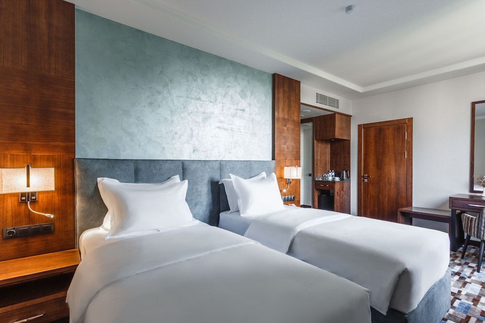 ATECA HOTEL SUITES Standard Double or Twin Room 2