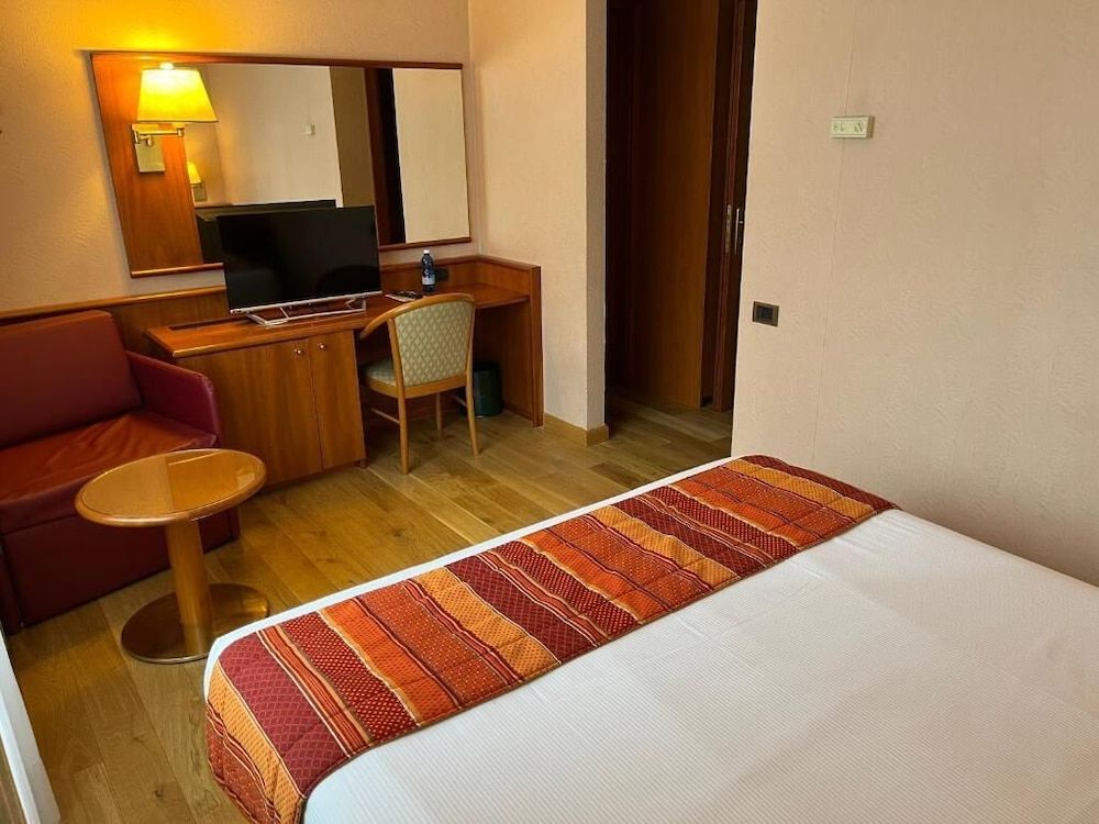 Crystal Hotel Varese Double Room, 1 Double Bed with Sofa bed