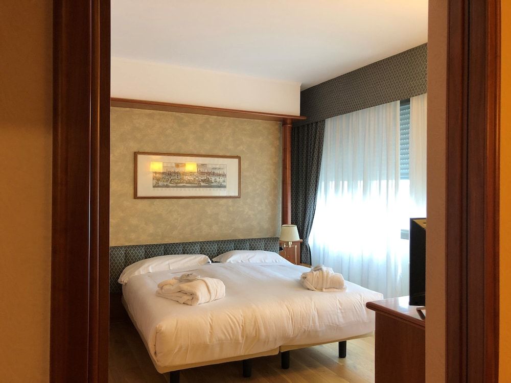 Crystal Hotel Varese