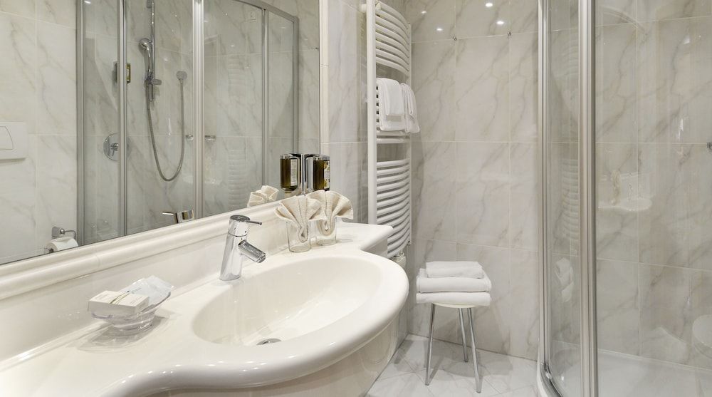 Royal Hotel Hinterhuber Family Room (Panorama) 3