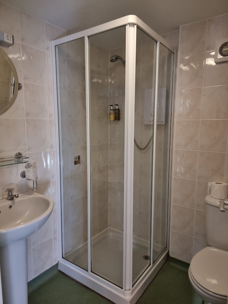 The National Hotel Standard Twin Room 12