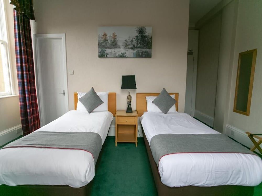 The National Hotel Standard Twin Room 3