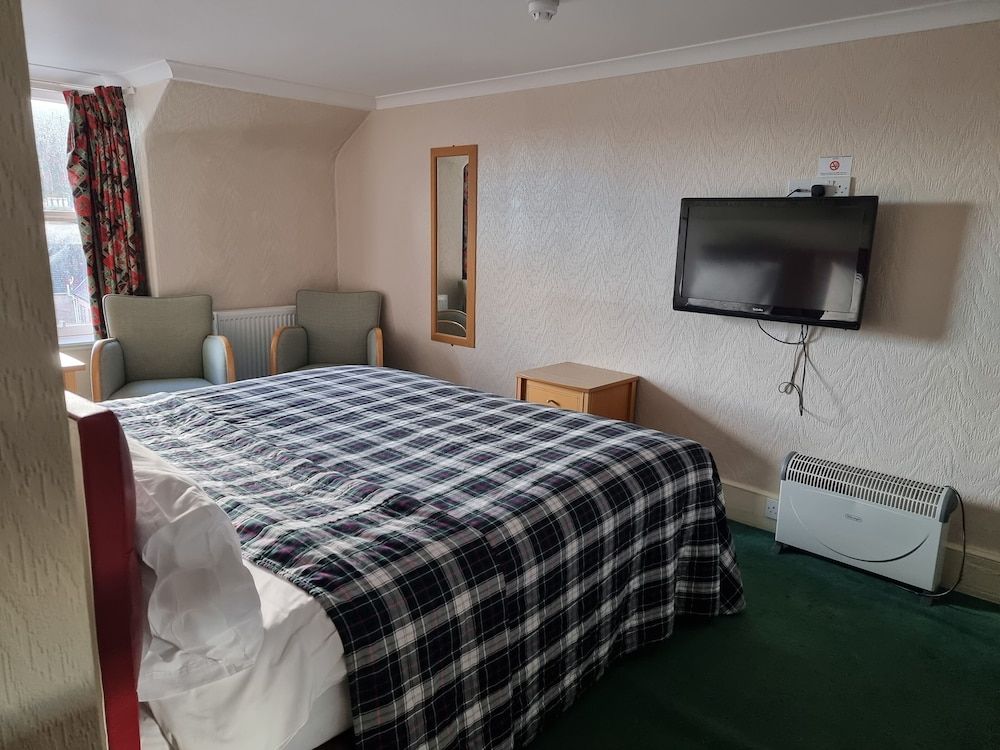 The National Hotel Family Double Room 3