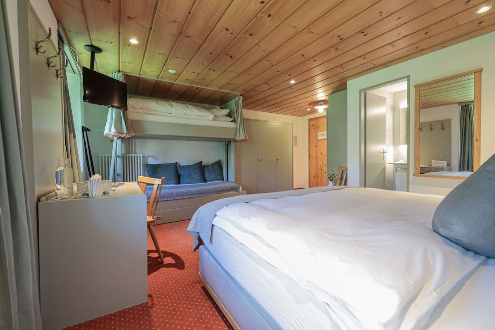 Hotel Seehof Arosa Quadruple Room 3