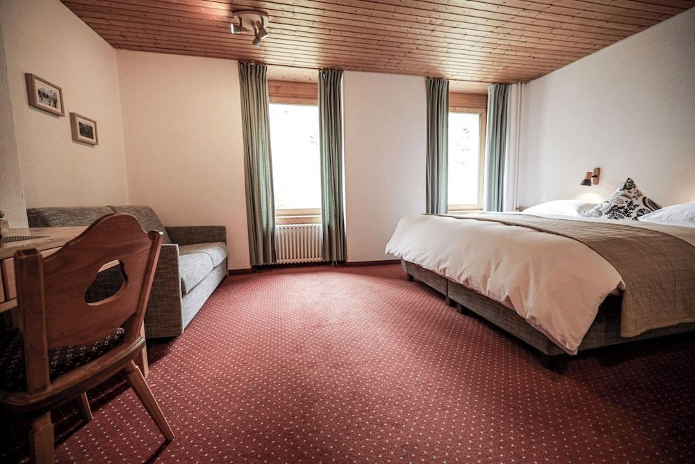 Hotel Seehof Arosa Double room with additional sofa bed 6