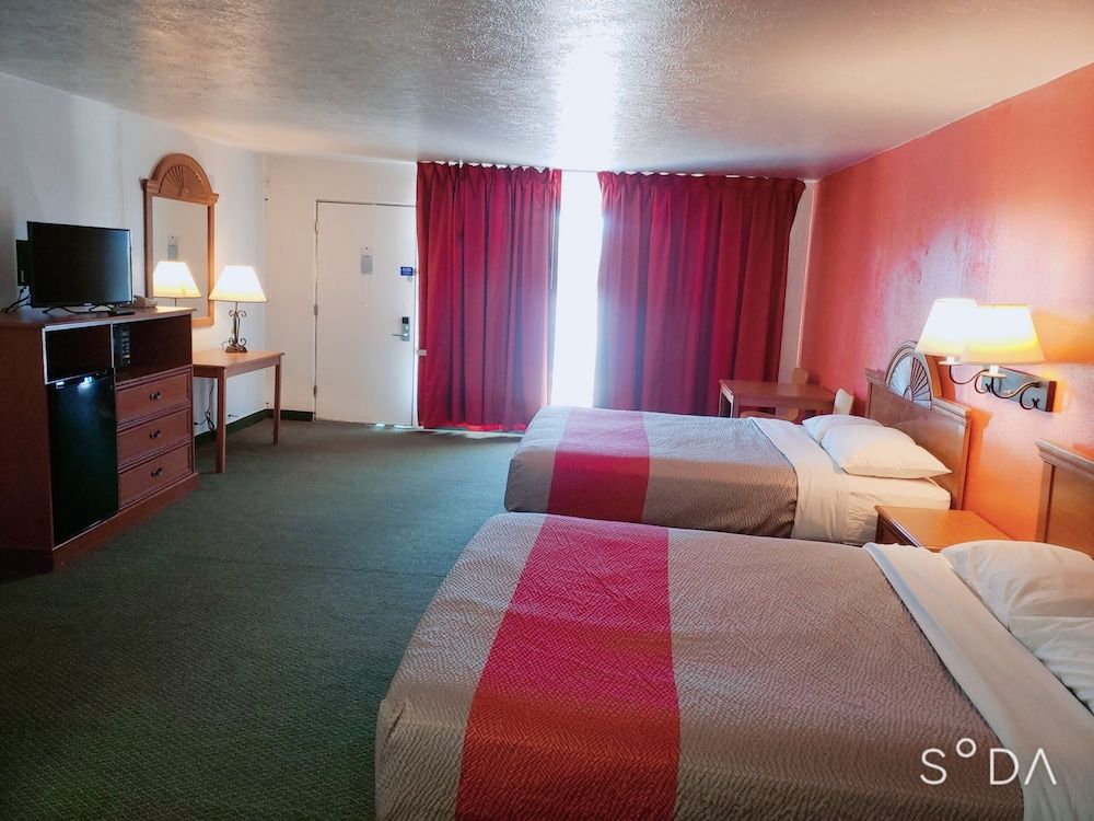 Motel 6 Canon City, CO Standard Room, 2 Queen Beds, Accessible, Non Smoking