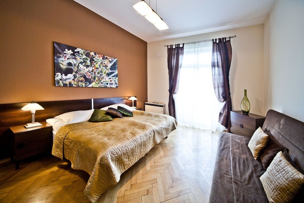 4Seasons Apartments Cracow Apartment, 2 Bedrooms, Balcony, Garden View 8