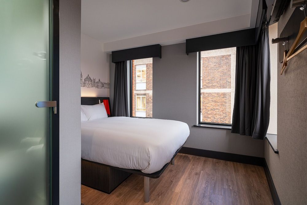 undefined easyHotel Dublin City Centre